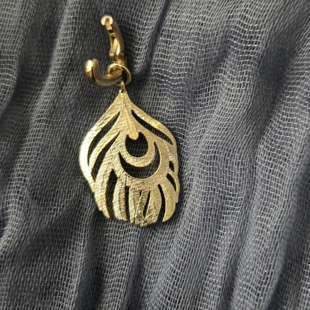 Kendra Scott Textured Peacock Feather Charm - Gold Tone